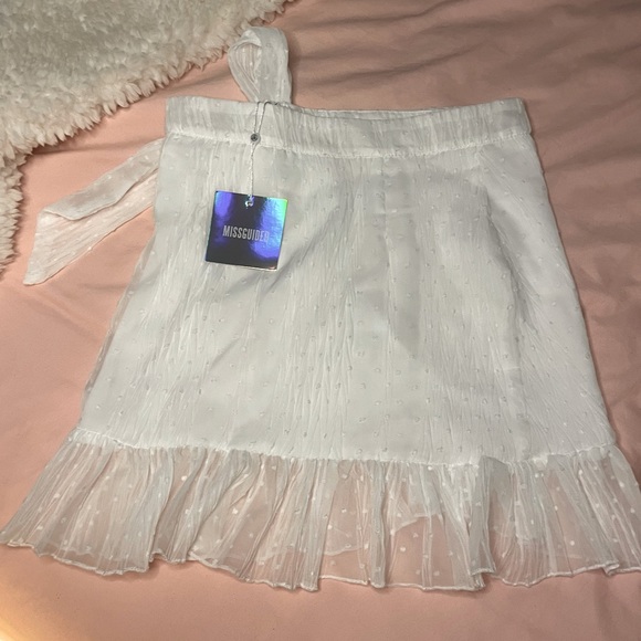 Dreamy skirt never worn, size 26” - Picture 2 of 3